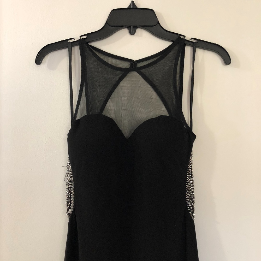 Black Evening Gown - Picture 4 of 8